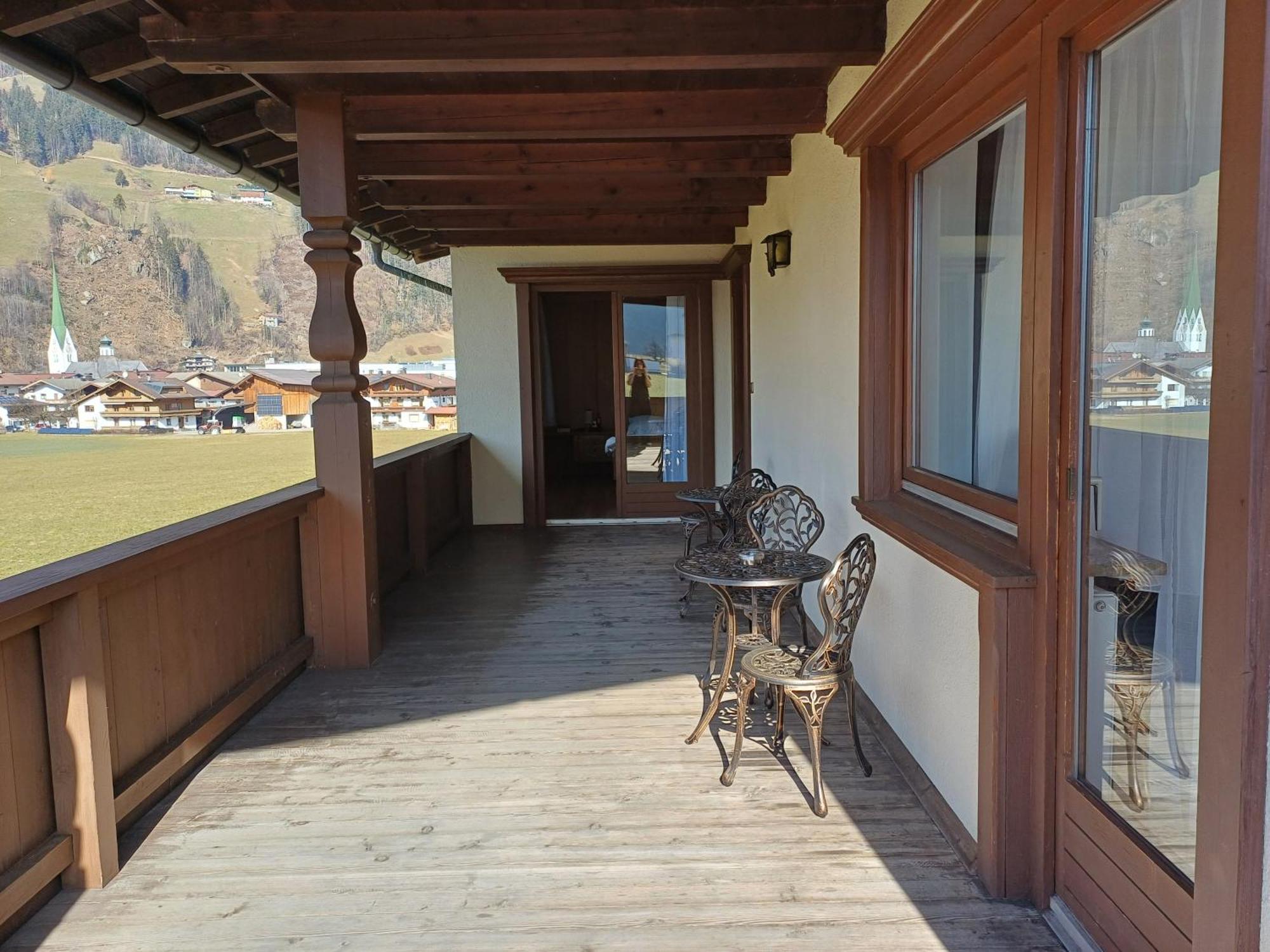 زيل أم زيلر Gaestehaus Berta الغرفة الصورة