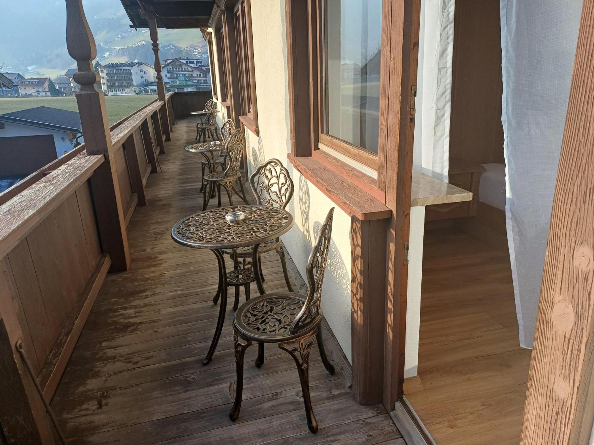 زيل أم زيلر Gaestehaus Berta الغرفة الصورة
